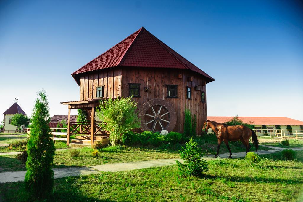 Hotel Zolota Pidkova Kozlin Bagian luar foto
