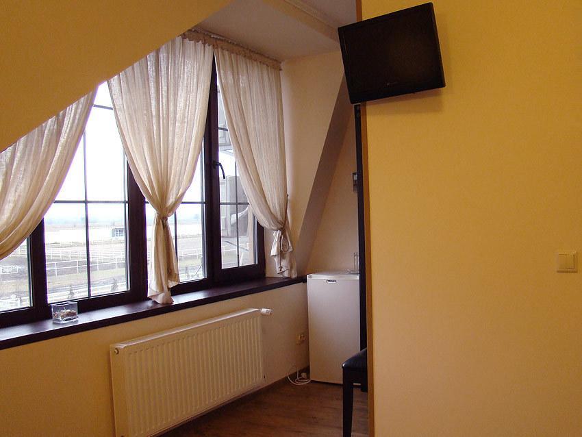 Hotel Zolota Pidkova Kozlin Ruang foto